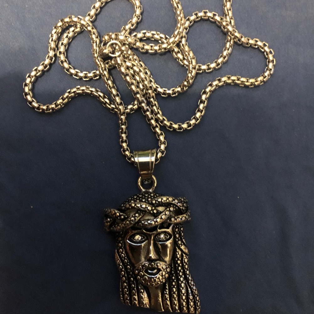 Diamond eye silver Jesus piece chain